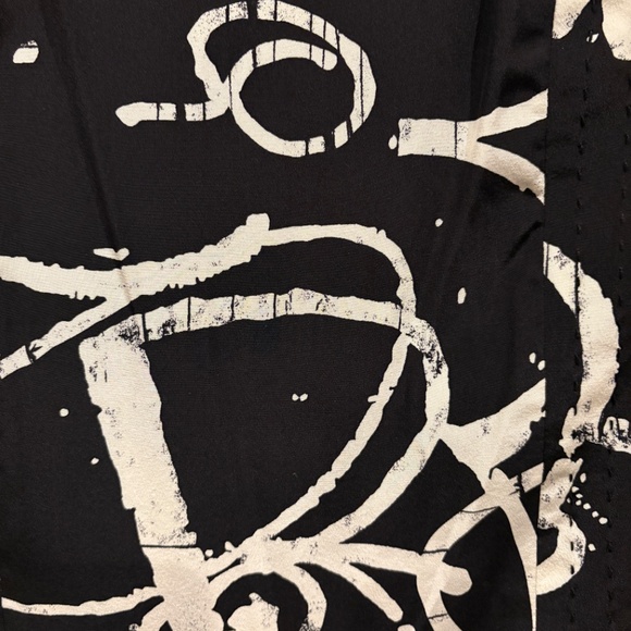 2 Tory Burch Black and White Print Long Sleeve Blouse with Zipper - Picture 3 of 5